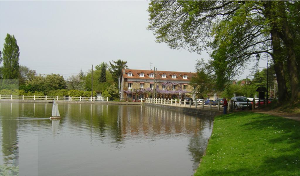 Hôtel Au Bord du Lac à Saint-Rémy-lès-Chevreuse Extérieur photo